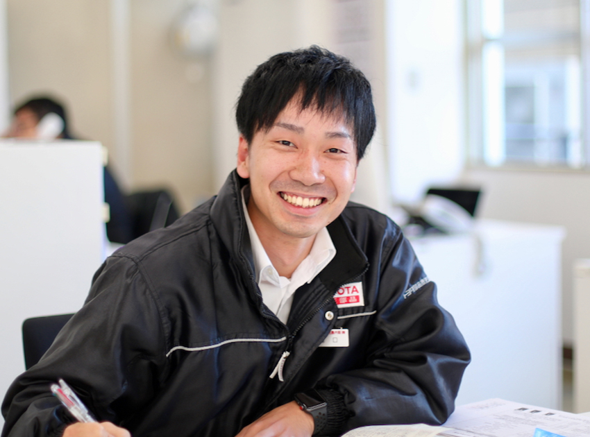 営業　先輩社員の声