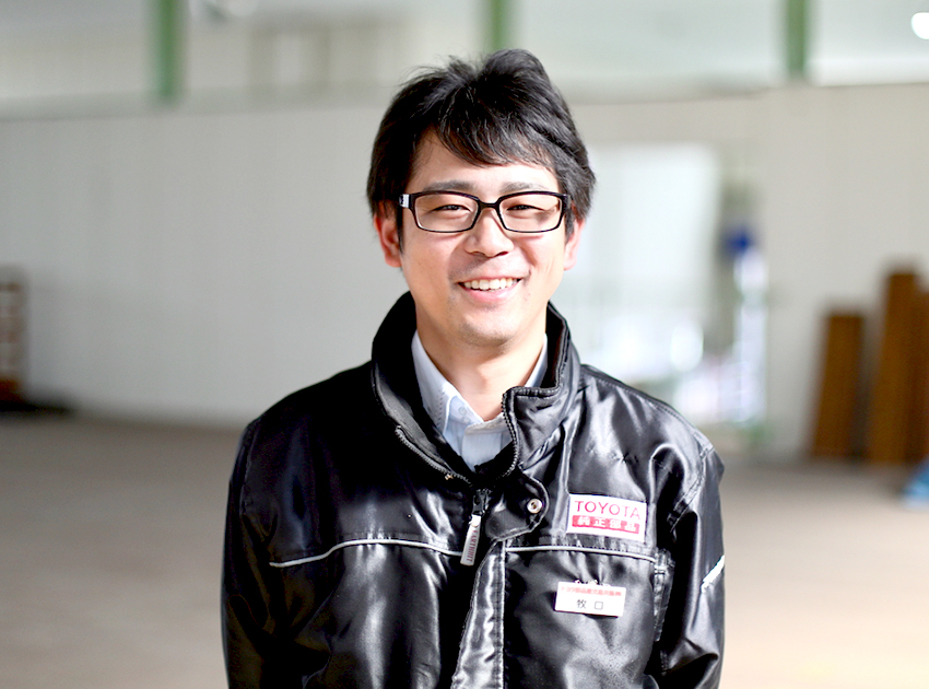 販売　先輩社員の声